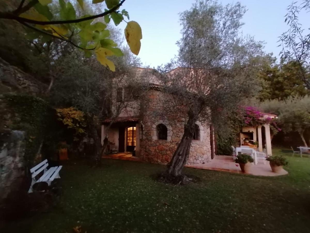 La Perasceda Panzió Spéracèdes Kültér fotó